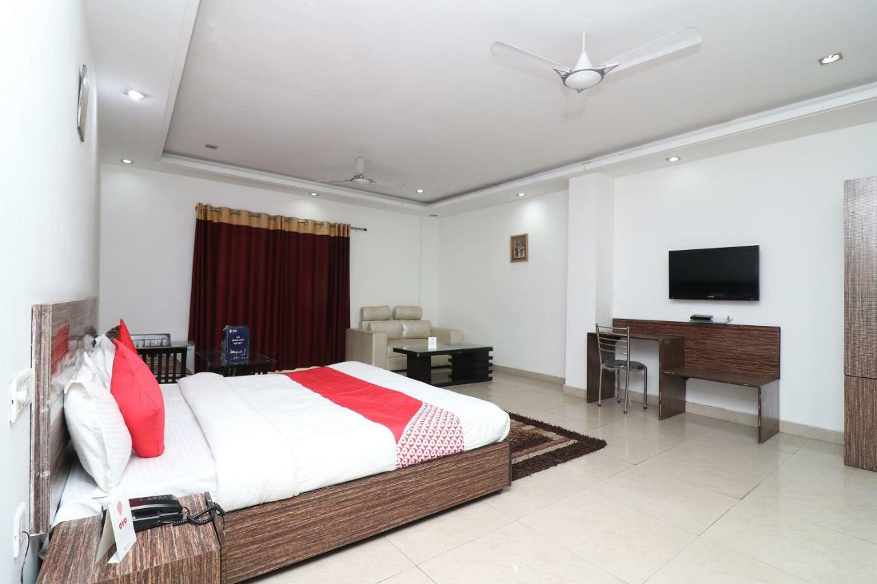 Oyo 10257 Hotel Lotus Park Gurgaon Dış mekan fotoğraf