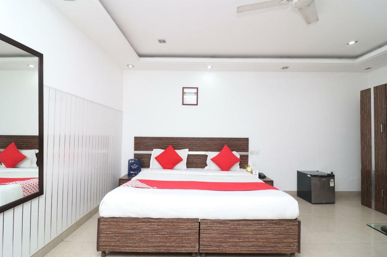 Oyo 10257 Hotel Lotus Park Gurgaon Dış mekan fotoğraf