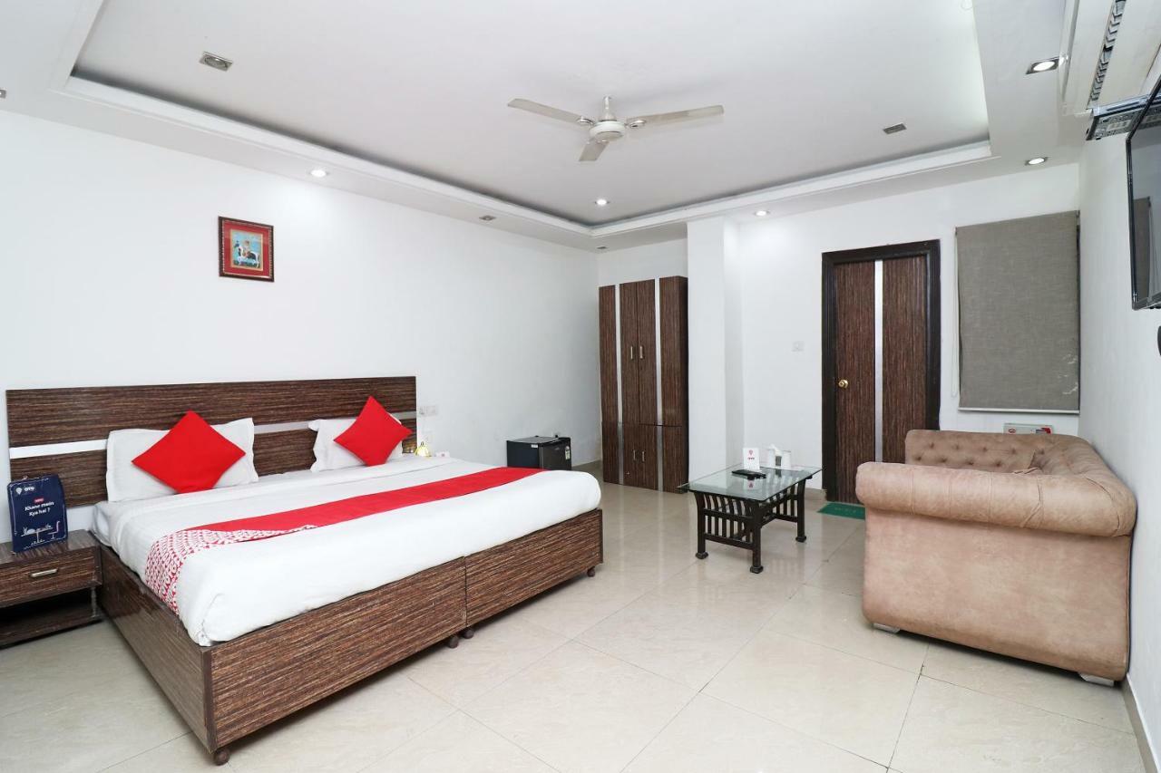 Oyo 10257 Hotel Lotus Park Gurgaon Dış mekan fotoğraf